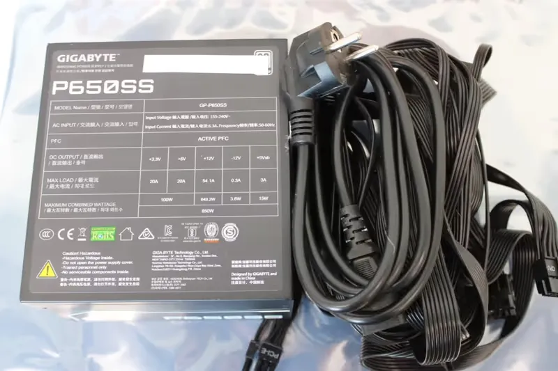 Gigabyte 650W GP-P650SS GEU1
